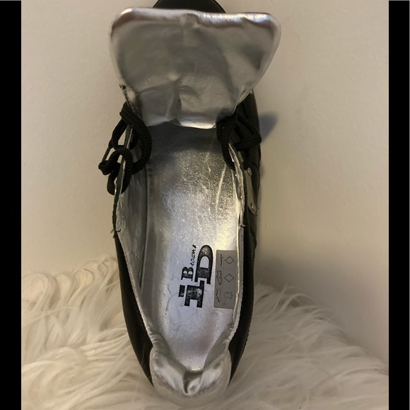 ๐ VINTAGE ITALIAN LEATHER SNEAKS ๐ - Picture 7 of 16